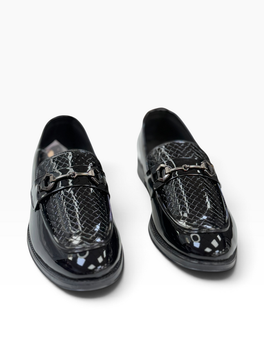 French Gloss With Buckle Black