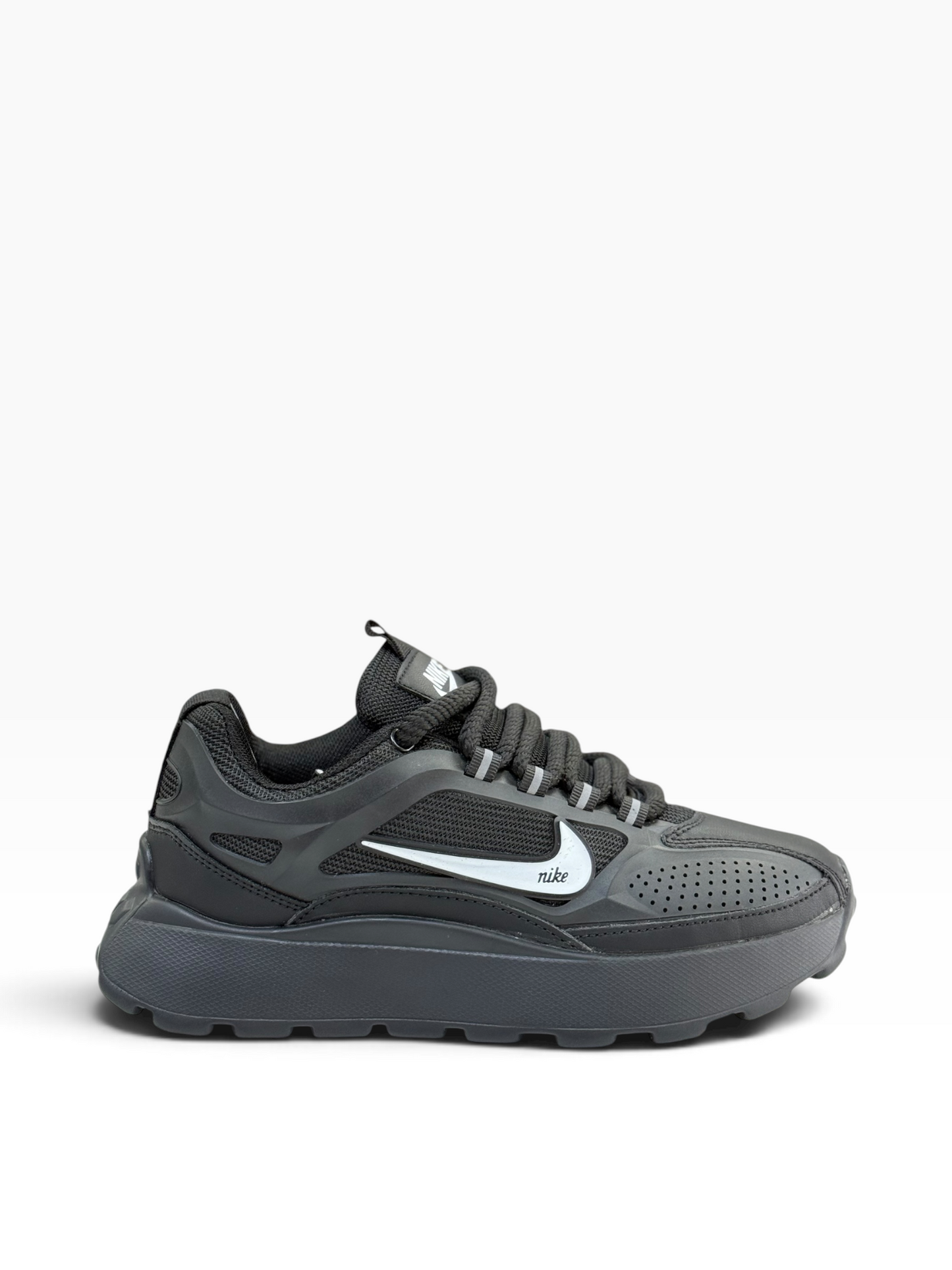 Nike ladies casual shoe black