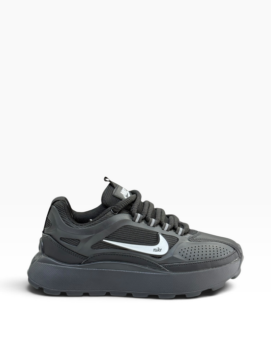Nike ladies casual shoe black