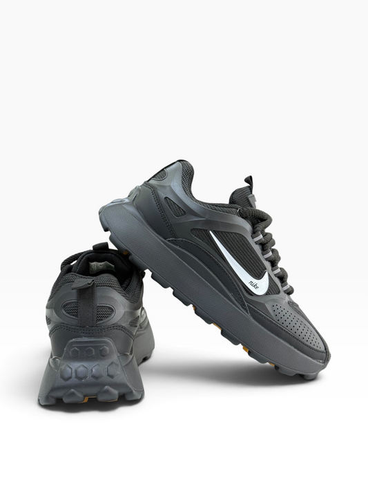 Nike ladies casual shoe black