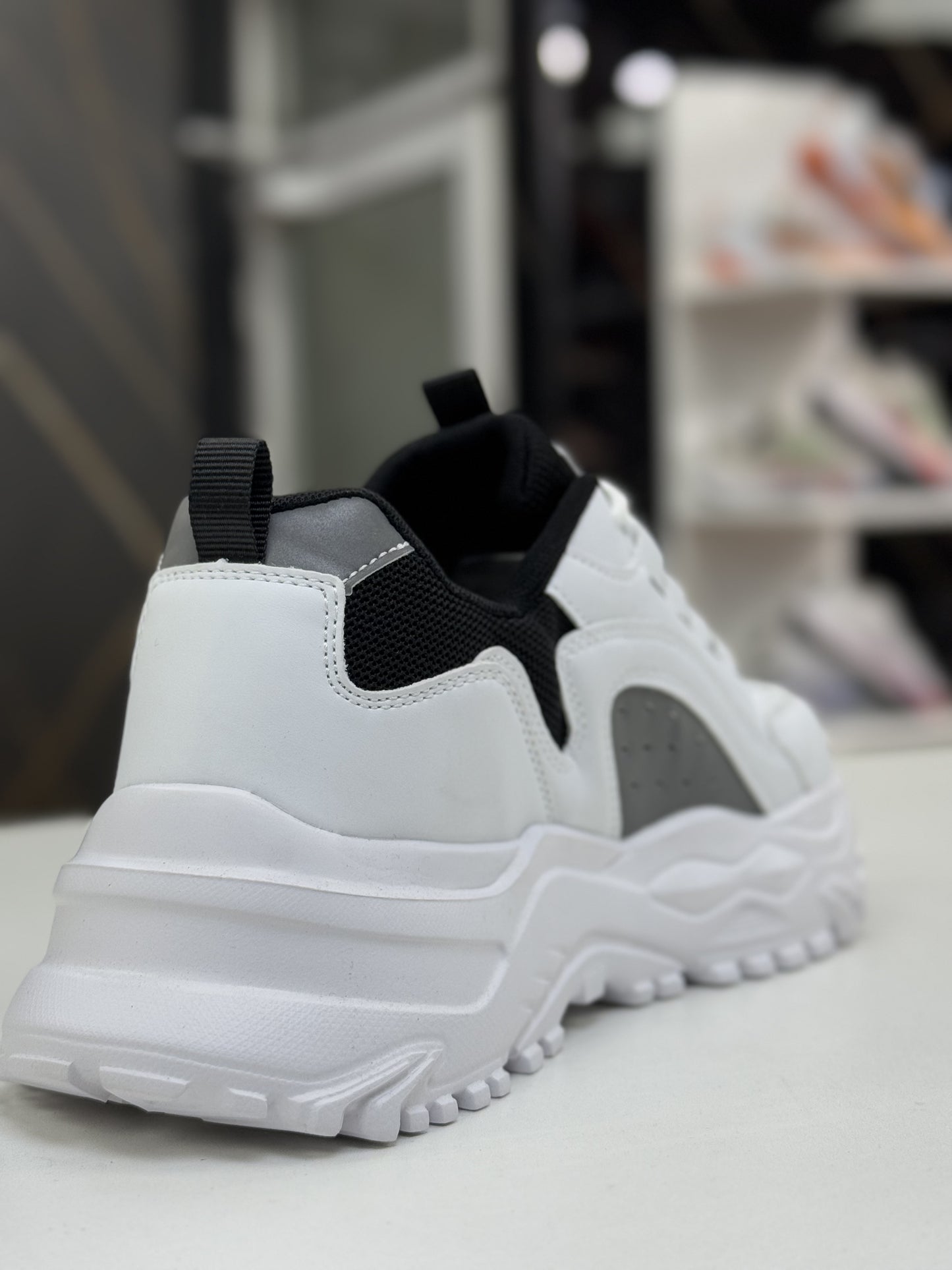 Chunky Shoes Weightless (Unisex)