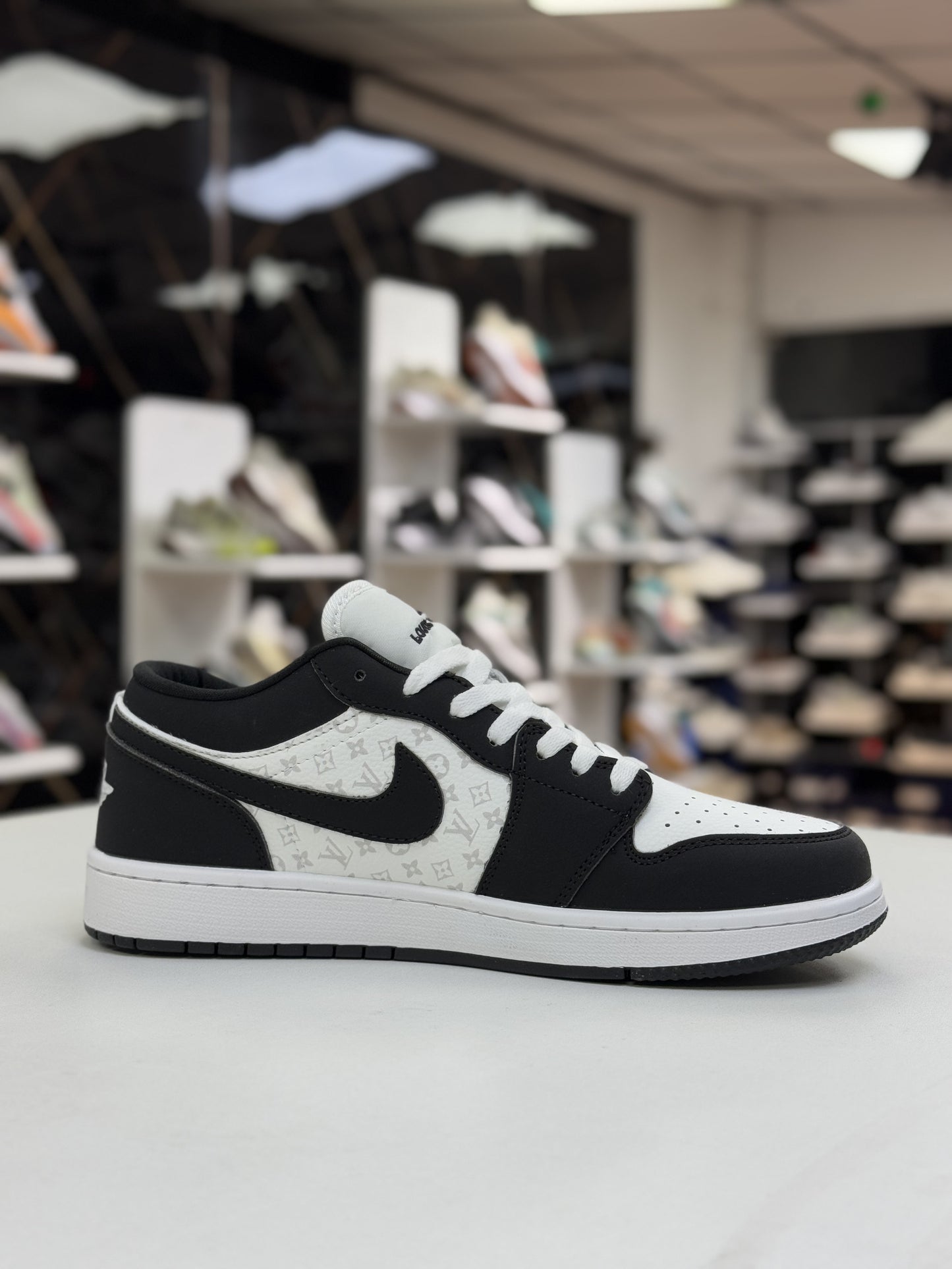 Air Jordan 1 x Louis Vuitton Black