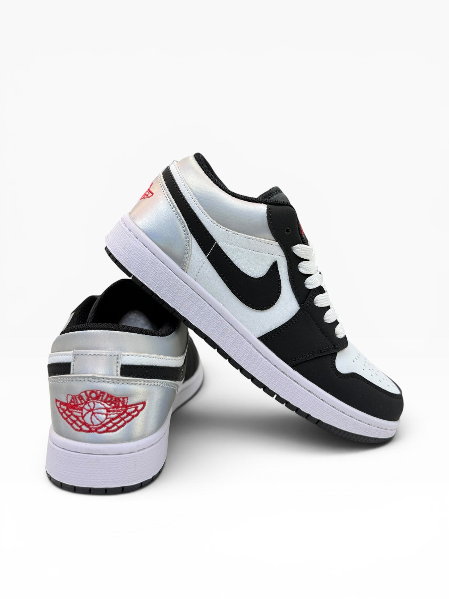 Nike AJ1 Low black and silver