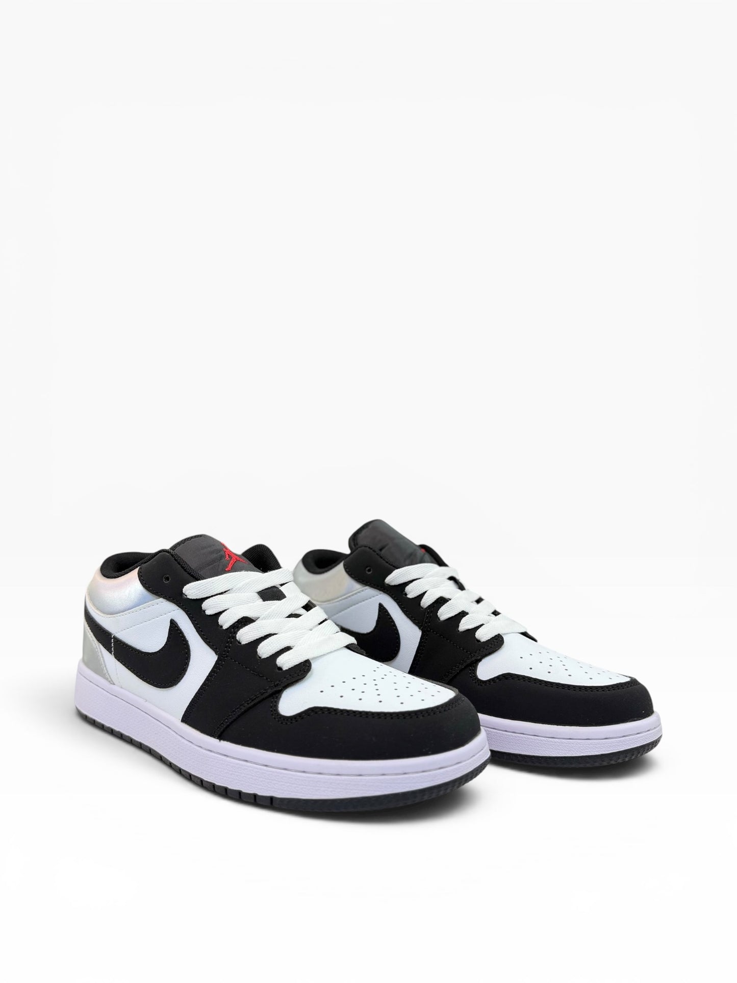 Nike AJ1 Low black and silver